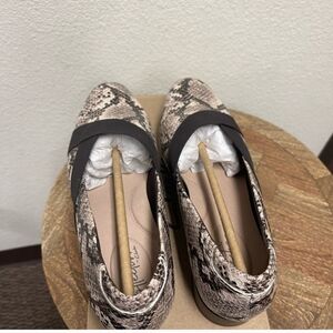 NWB Clarks Taupe Flats with Snakeskin Texture